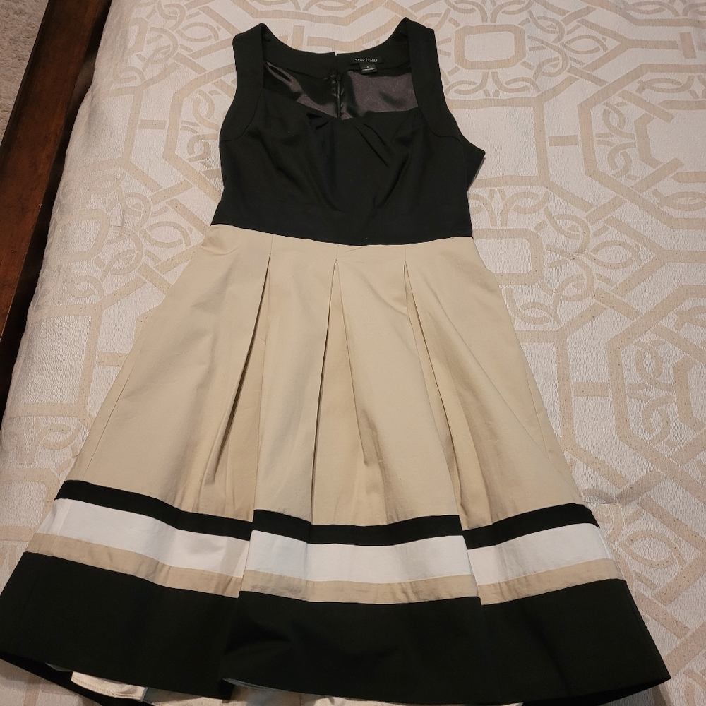 White house black Market fitted flare dress, black, Beige & white, size 8